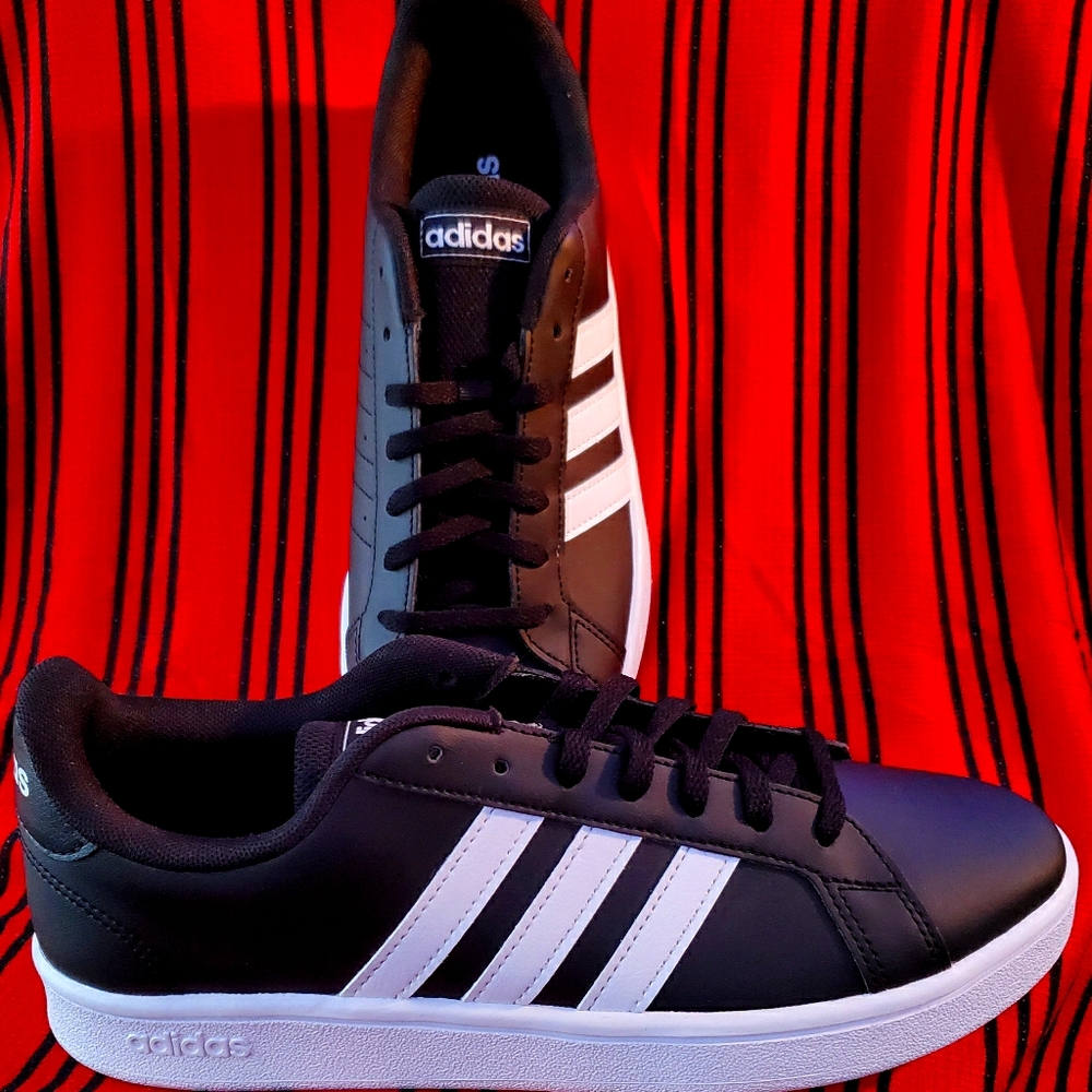 Adidas "Grand Court Base" shoes